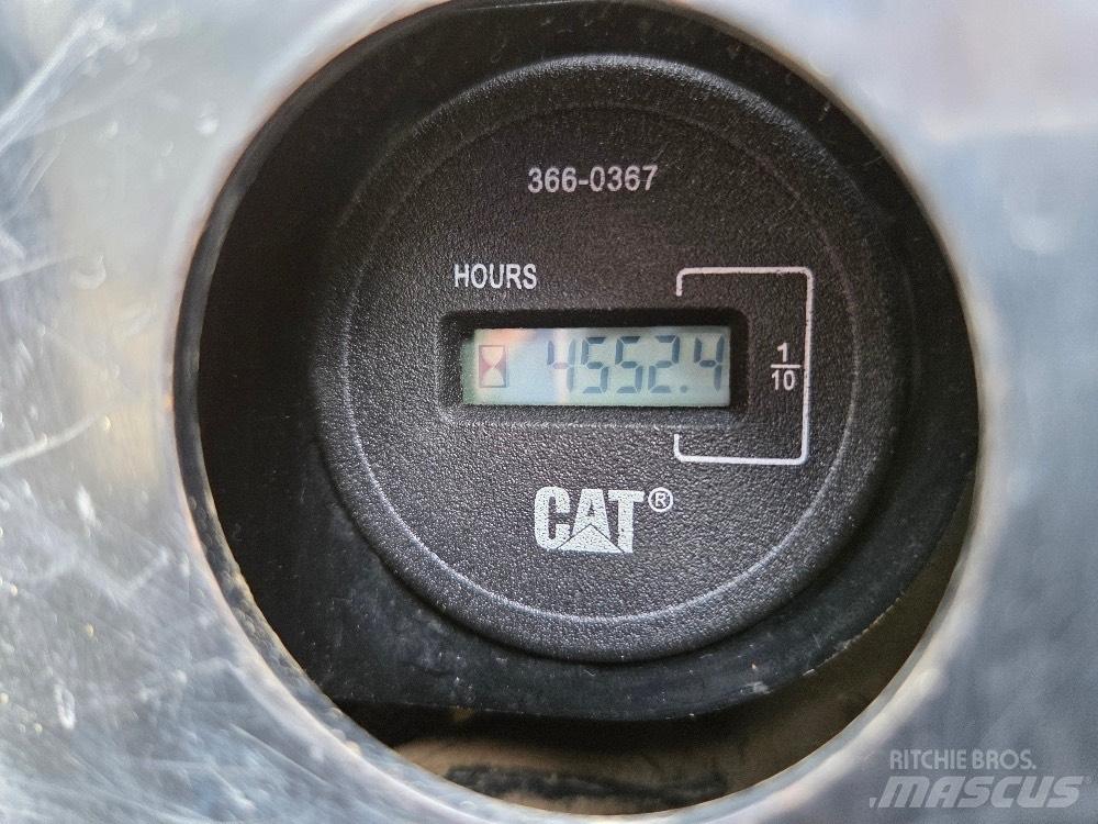 CAT 305E Minikoparki