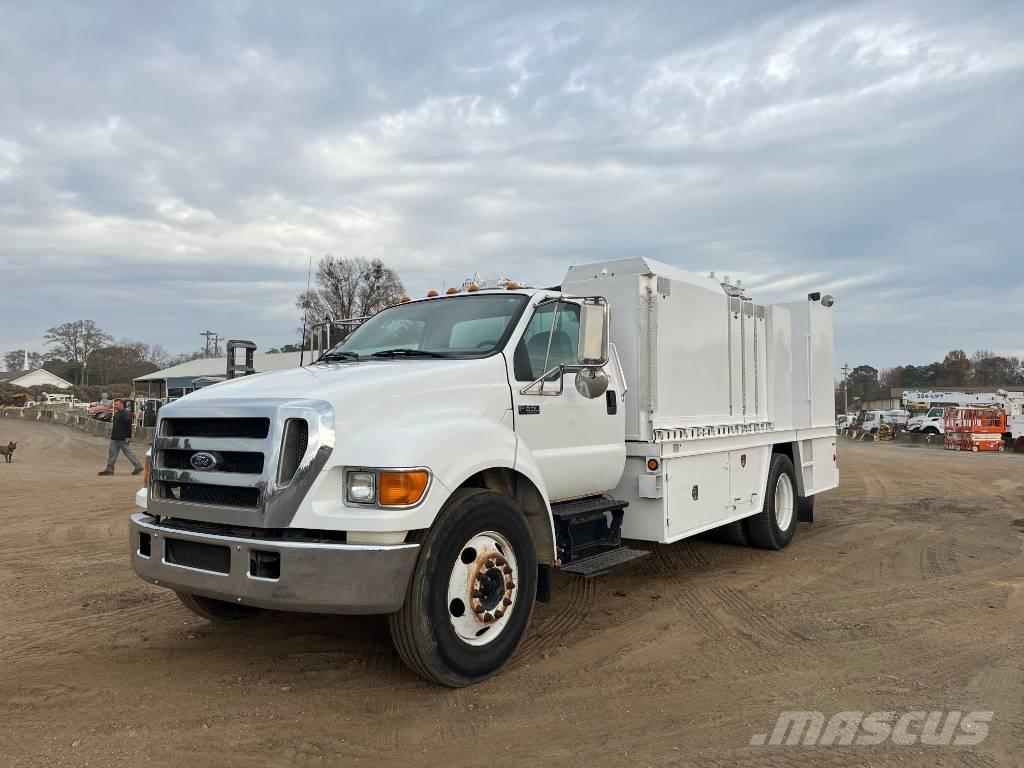 Ford F 650 XLT Cysterna