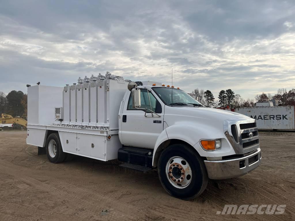 Ford F 650 XLT Cysterna