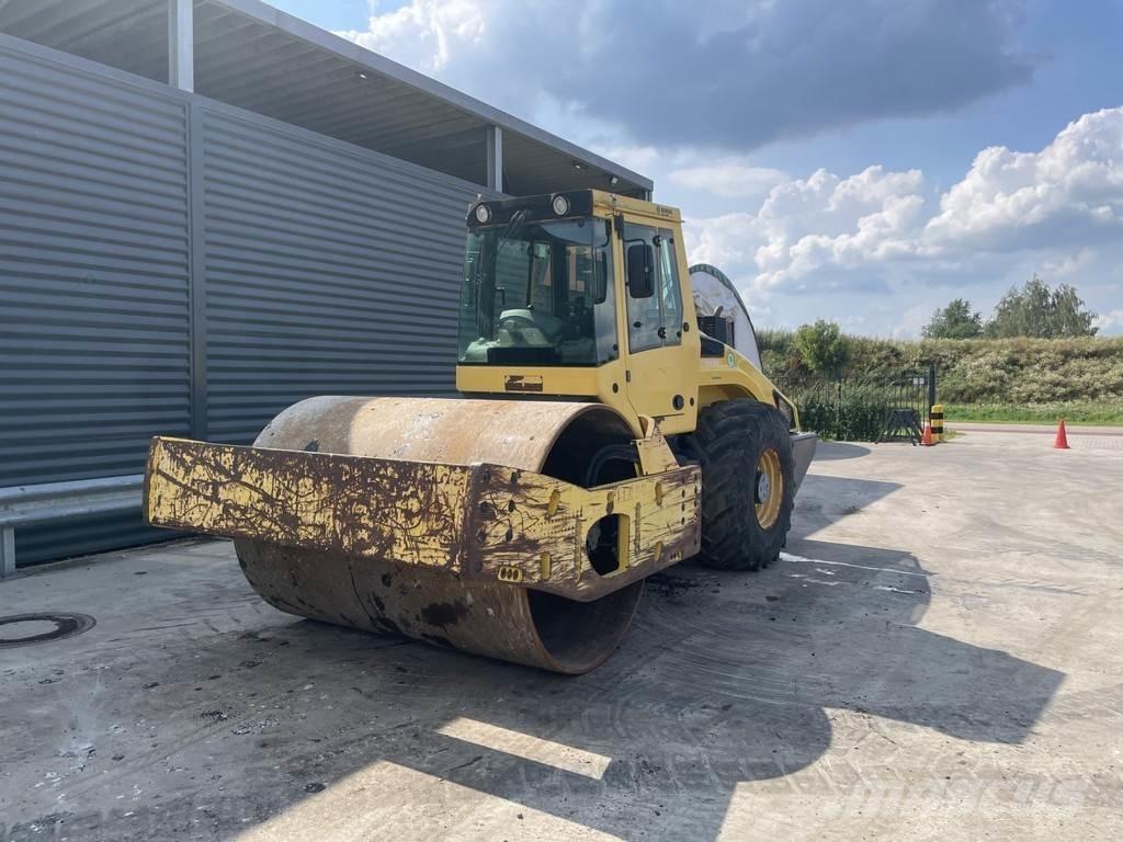 Bomag BW 216 DH-4 Walce jednobębnowe