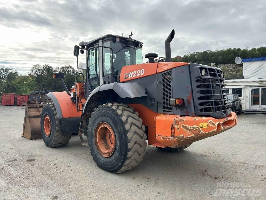 Hitachi ZW 220 Ładowarki kołowe