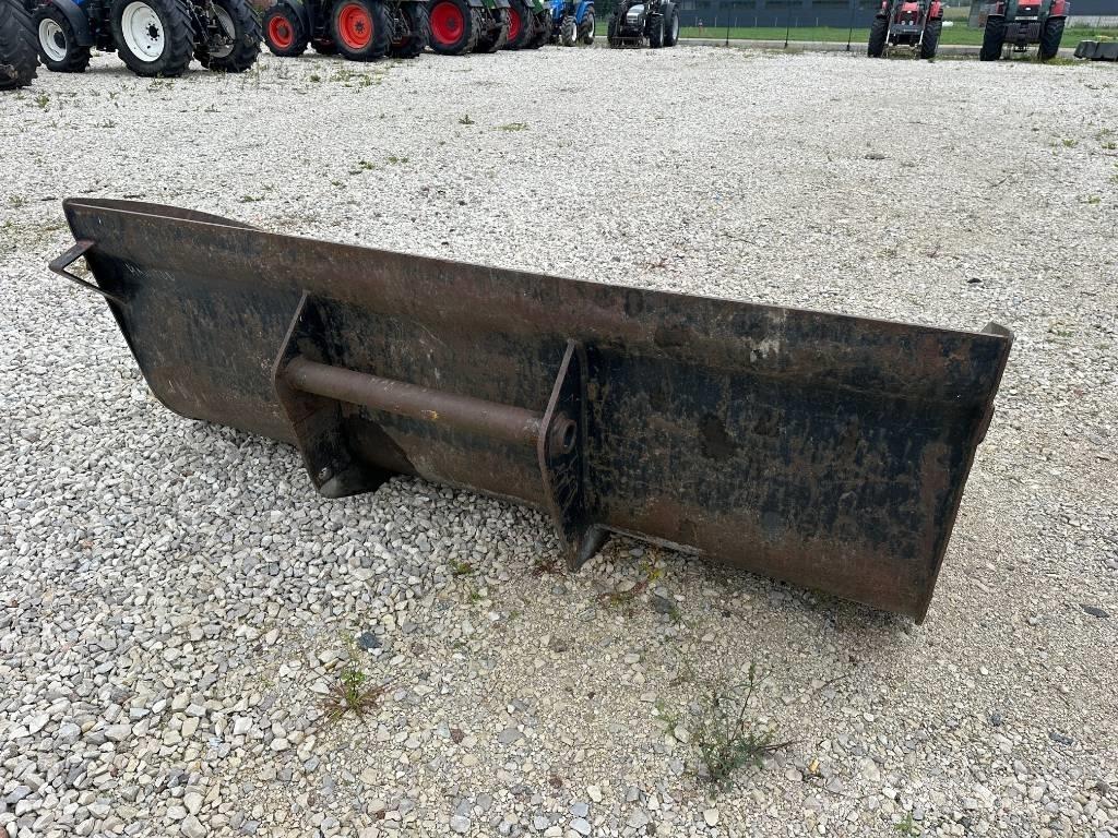  ŁYŻKA MANITOU 2,4 M Inny sprzęt do załadunku i kopania