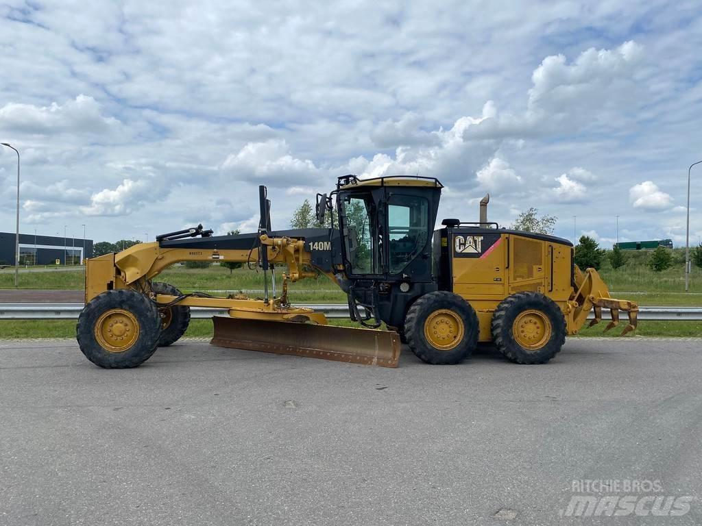 CAT 140M Równiarki