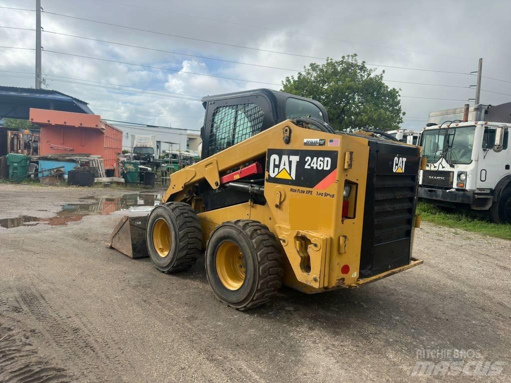 CAT 246 D Ładowarki burtowe