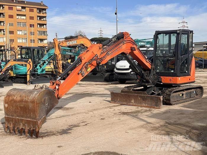 Hitachi ZX65USB Minikoparki