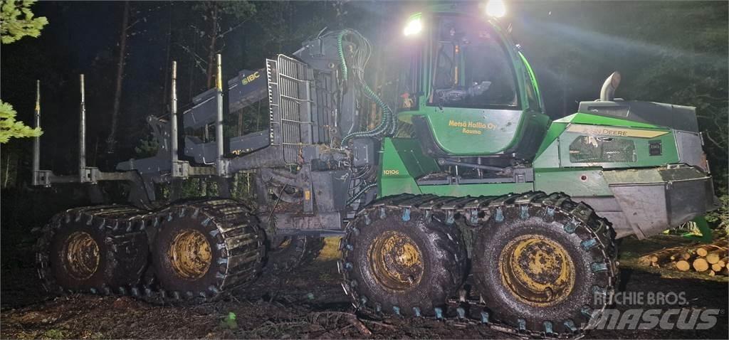 John Deere 1010G Forwardery