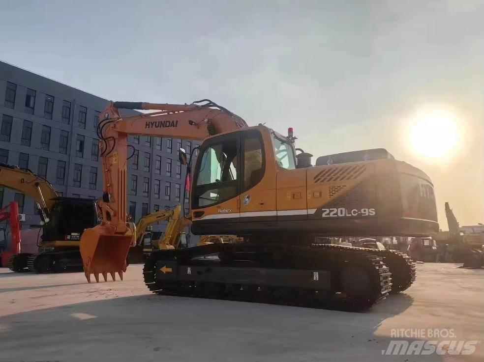 Hyundai HX 220 LC-9S Koparki gąsienicowe