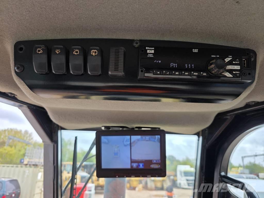 CAT D 5 K 2 LGP Spycharki gąsienicowe
