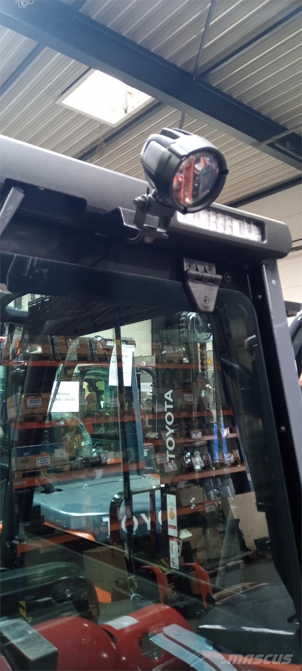 Toyota 02-8FGF25 Wózki LPG