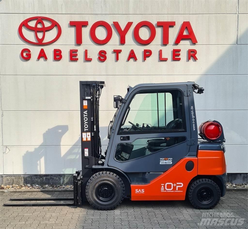 Toyota 02-8FGF25 Wózki LPG