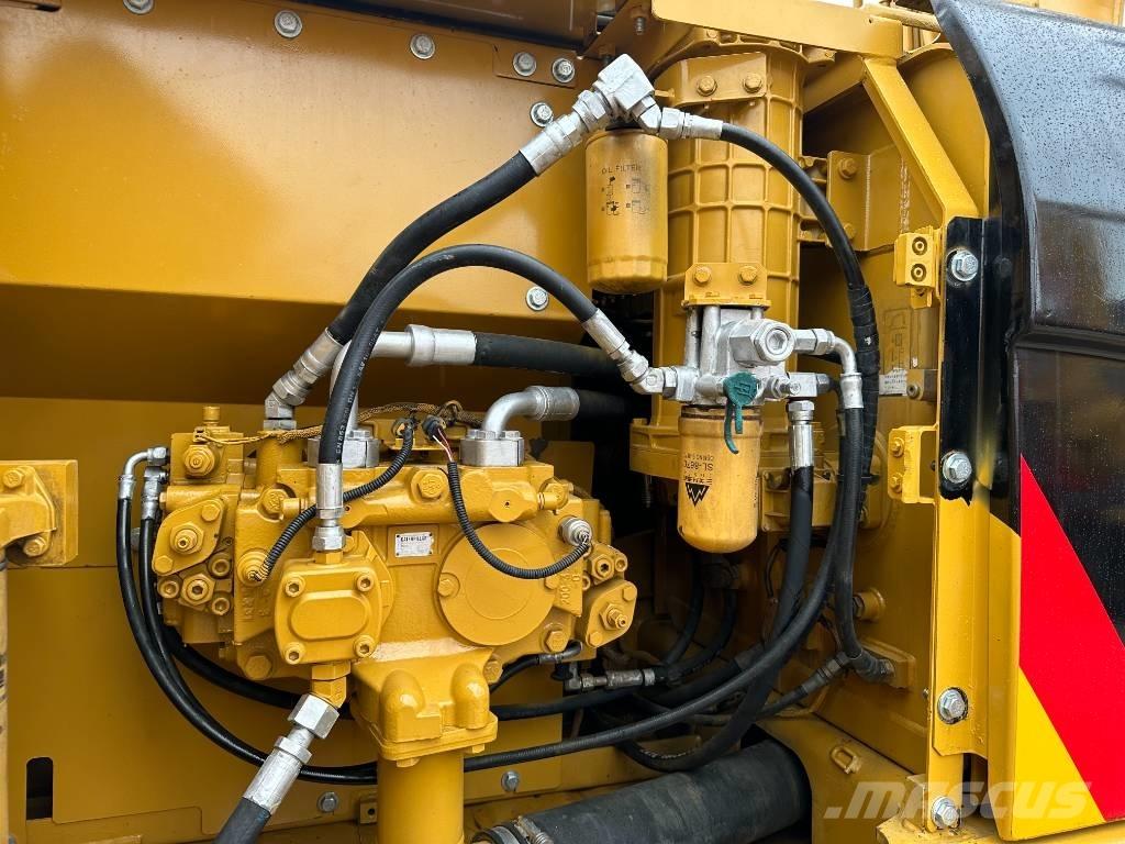 CAT 320 Koparki gąsienicowe