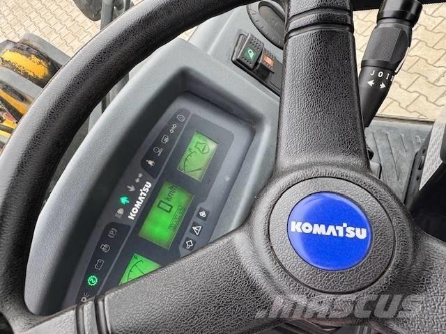 Komatsu WA 80 M Ładowarki kołowe