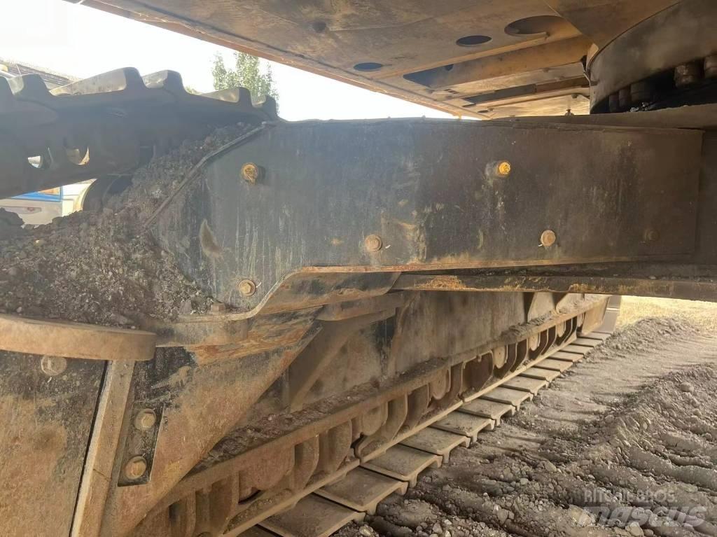 CAT 374 Koparki gąsienicowe