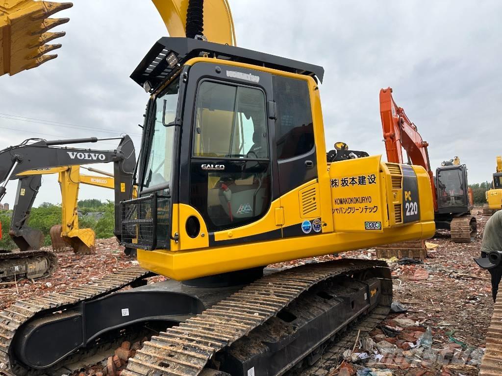 Komatsu PC 220-8M Koparki gąsienicowe