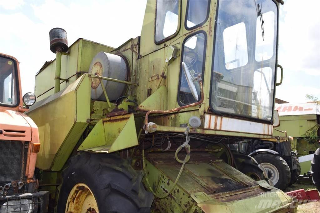 CLAAS Dominator 80 Kombajny zbożowe