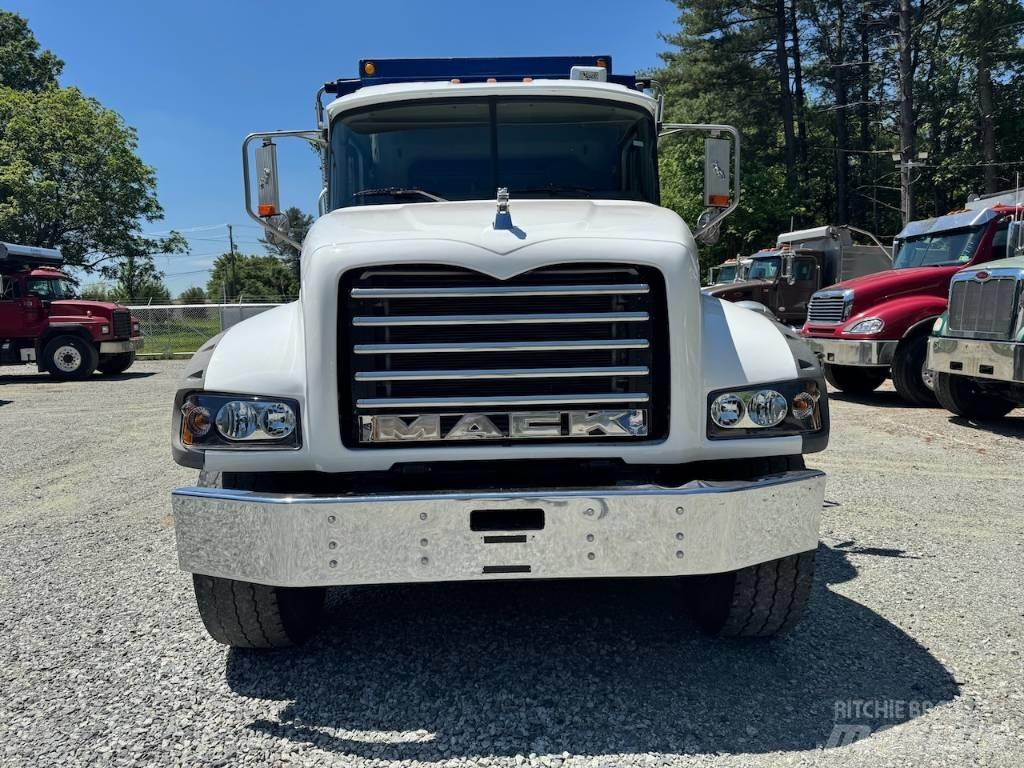 Mack GU 713 Wywrotki