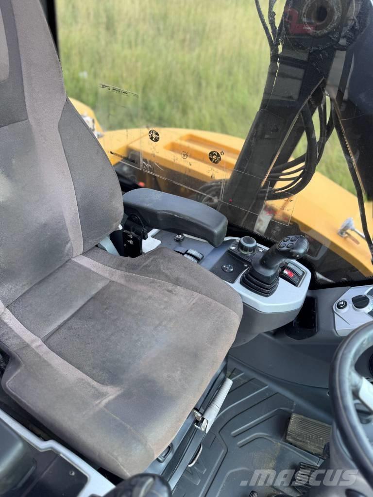 Mecalac 12 MTX Koparko-ładowarki