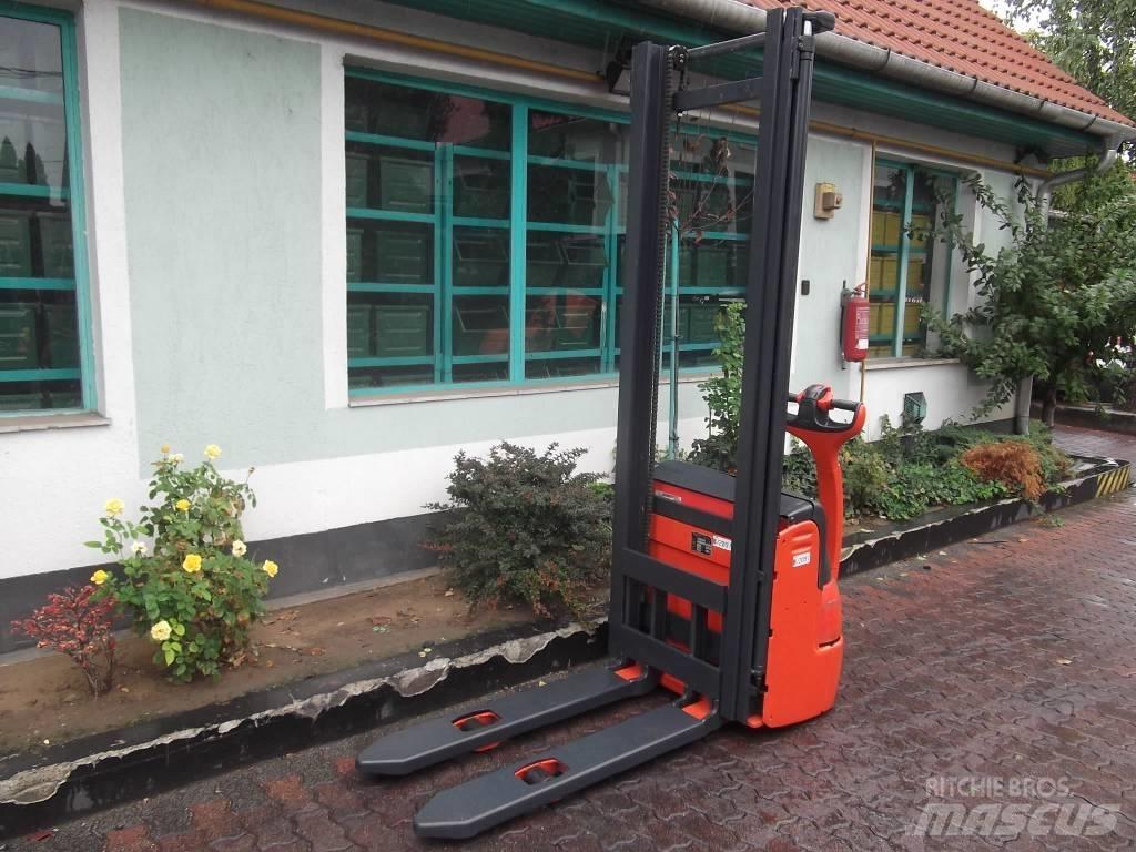 Linde L12 /379/ V-2097 Samojezdne maszyny do załadunku