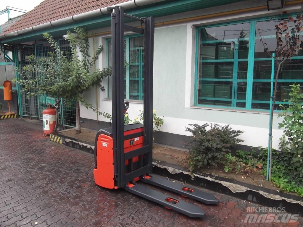 Linde L12 /379/ V-2097 Samojezdne maszyny do załadunku