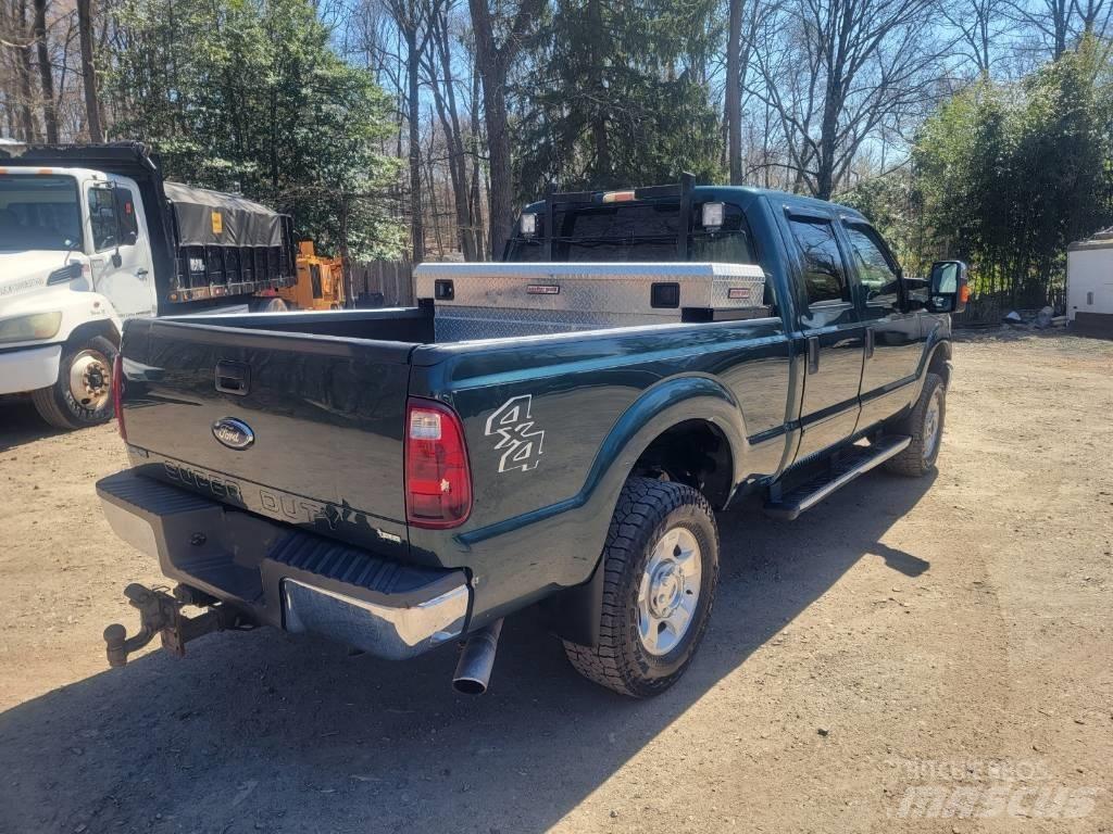 Ford F350 XLT Pick-upy / Pojazdy z otwieranymi burtami