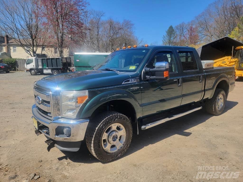Ford F350 XLT Pick-upy / Pojazdy z otwieranymi burtami