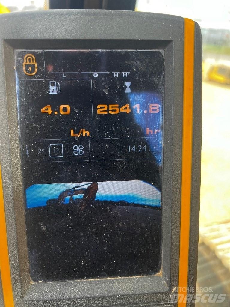 JCB JS 220 N LC Koparki gąsienicowe