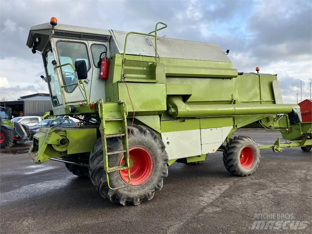 CLAAS Dominator 96 Kombajny zbożowe