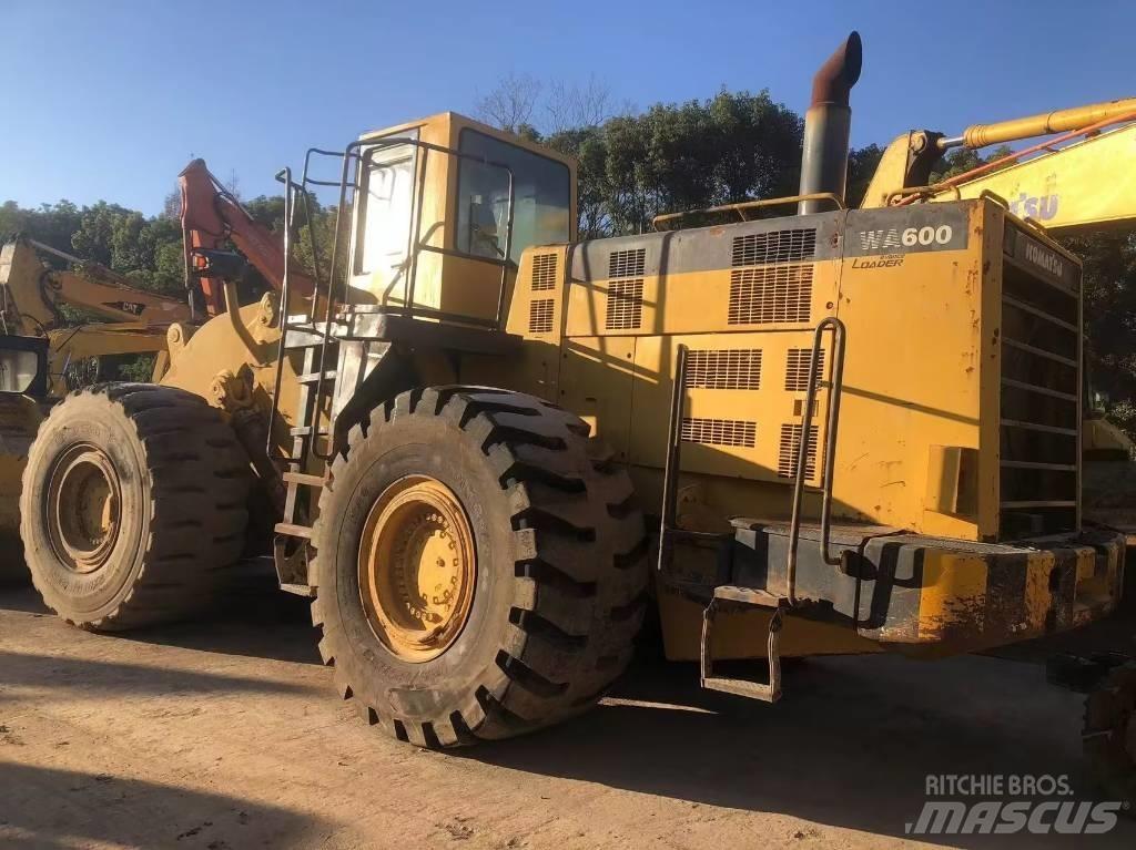Komatsu WA 600-3 Ładowarki kołowe