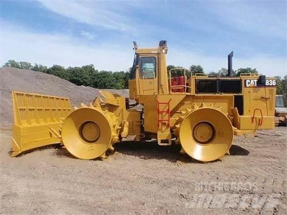CAT 836C Kompaktory