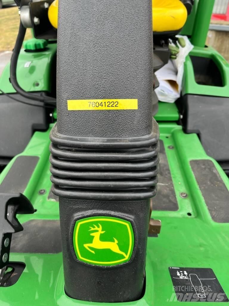 John Deere 7400A Kosiarki na pola golfowe i stadiony
