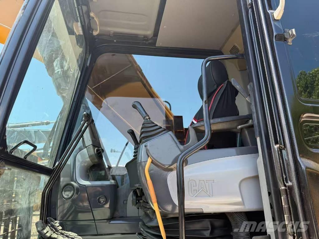 CAT 320 D Koparki gąsienicowe