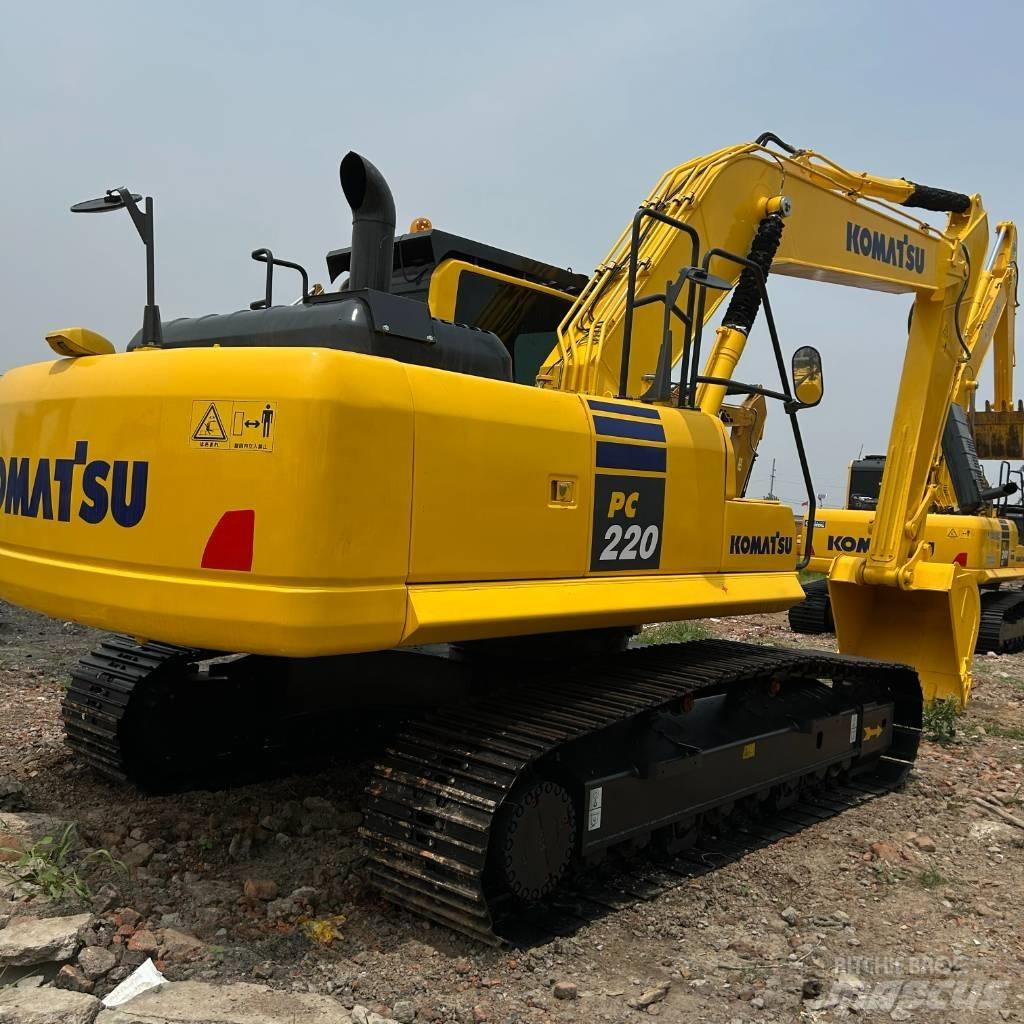 Komatsu 220-8 Koparki gąsienicowe