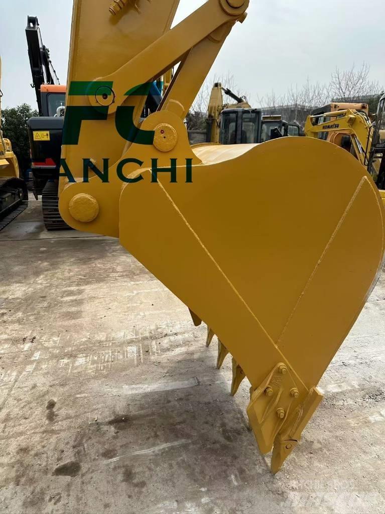 CAT 325 D Koparki gąsienicowe