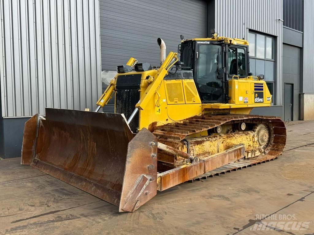Komatsu D65PXi-18 Spycharki gąsienicowe