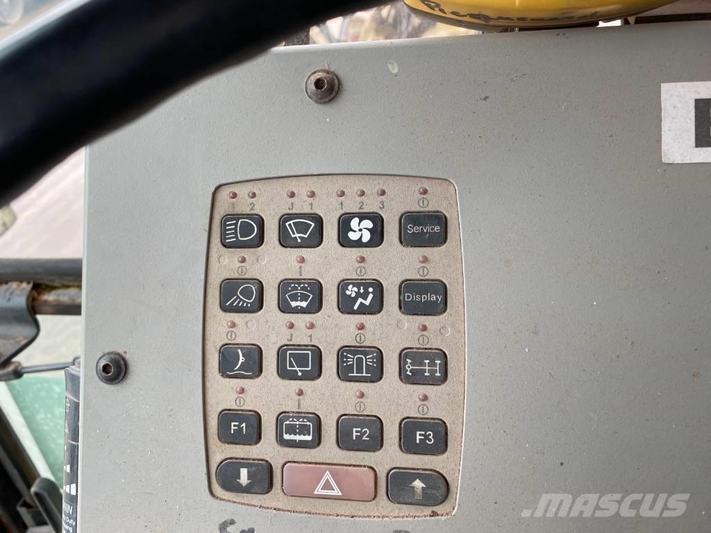 New Holland F156.6 Równiarki