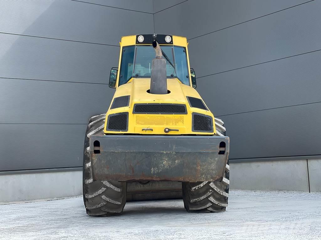 Bomag BW 213 DH-4 Walce jednobębnowe