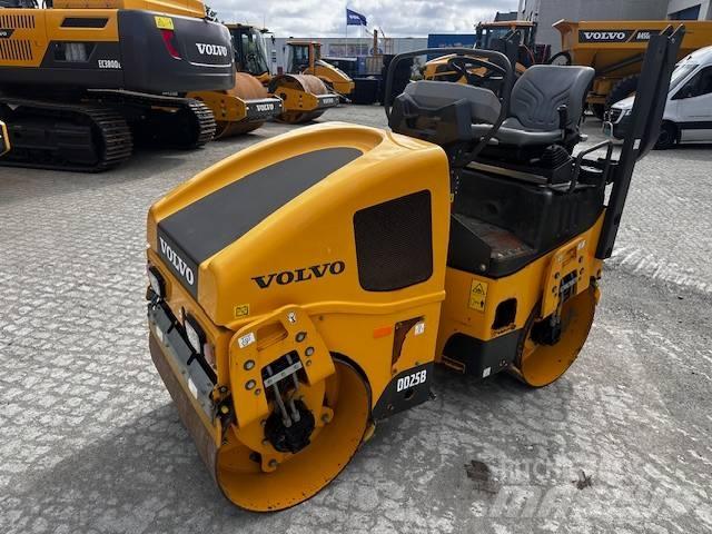 Volvo DD25B Walce dwubębnowe