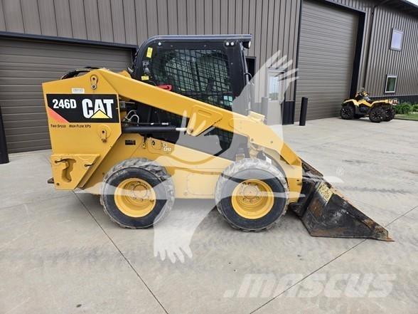 CAT 246D Ładowarki burtowe