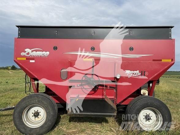 Demco 450 Przyczepy zbożowe