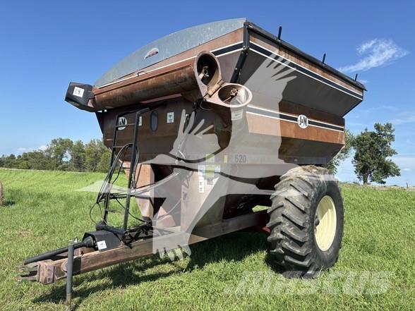 J&M 620-14 Przyczepy zbożowe