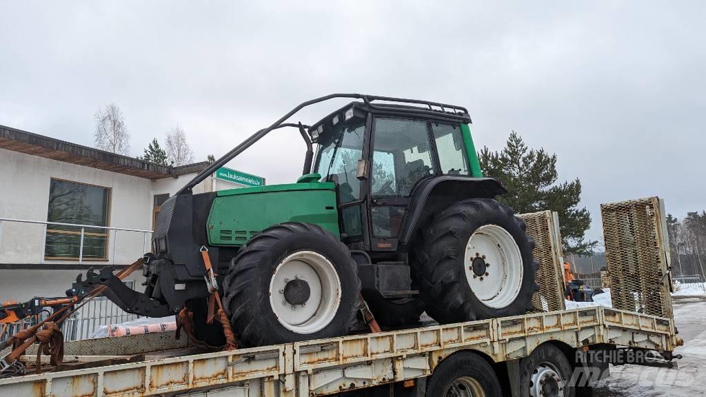 Valtra Loader Ładowarki rolnicze