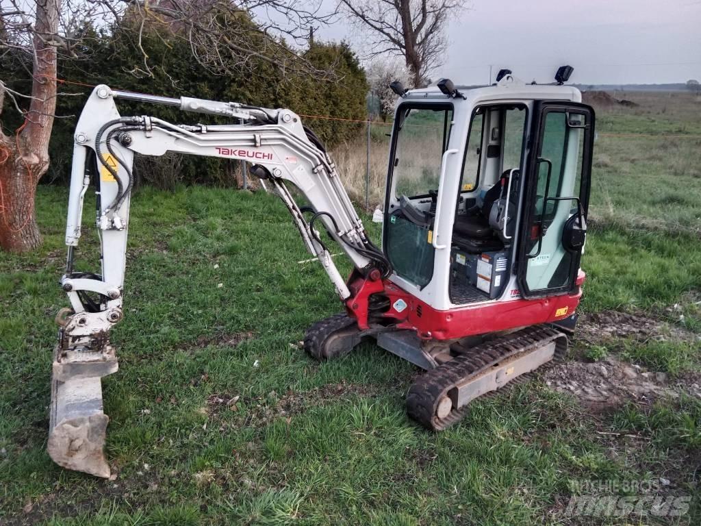 Takeuchi TB 225 Minikoparki