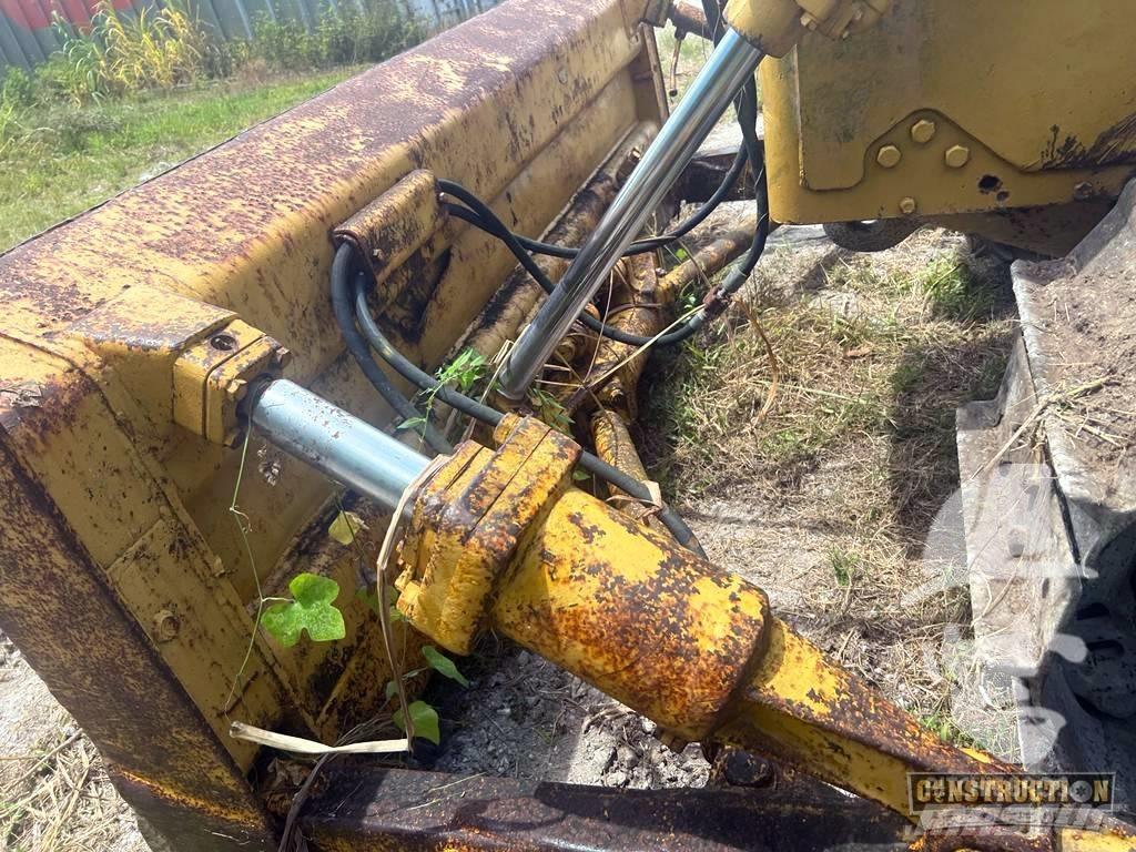 CAT D 6 C Spycharki gąsienicowe