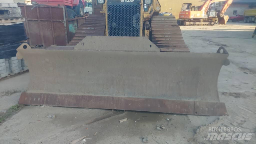 CAT D 4 LGP Spycharki gąsienicowe