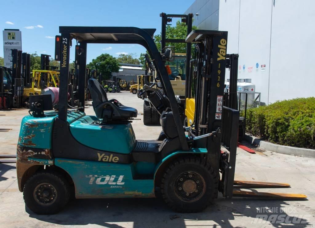 Yale GLP25RK Wózki LPG