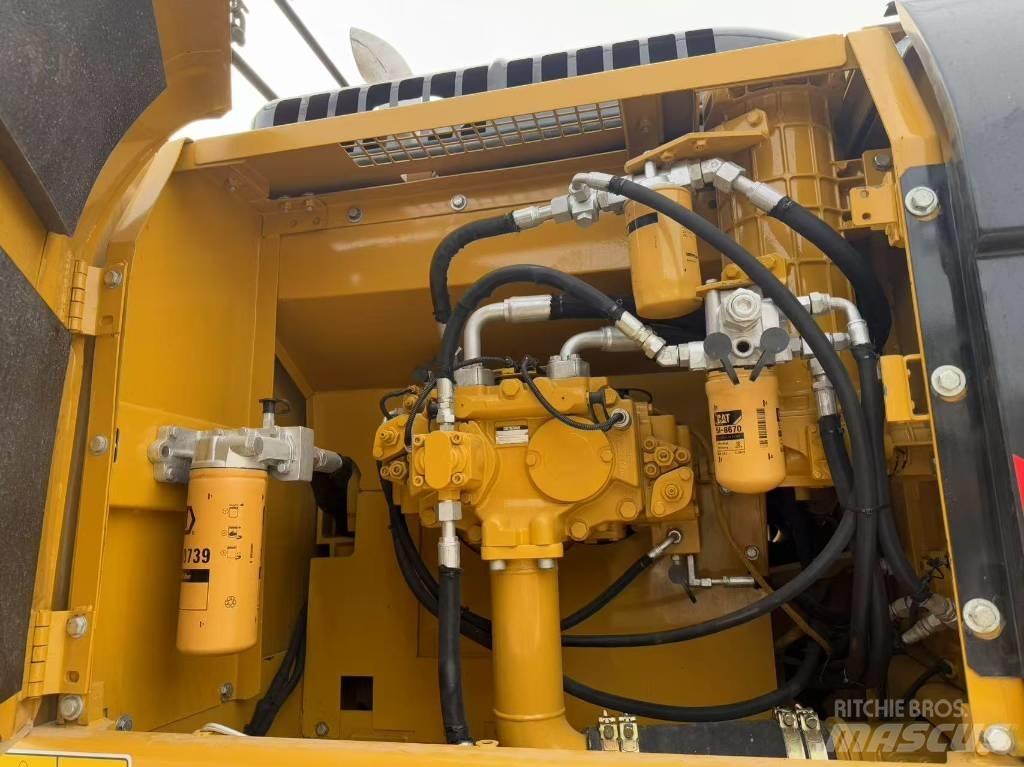 CAT 330 D L Koparki gąsienicowe