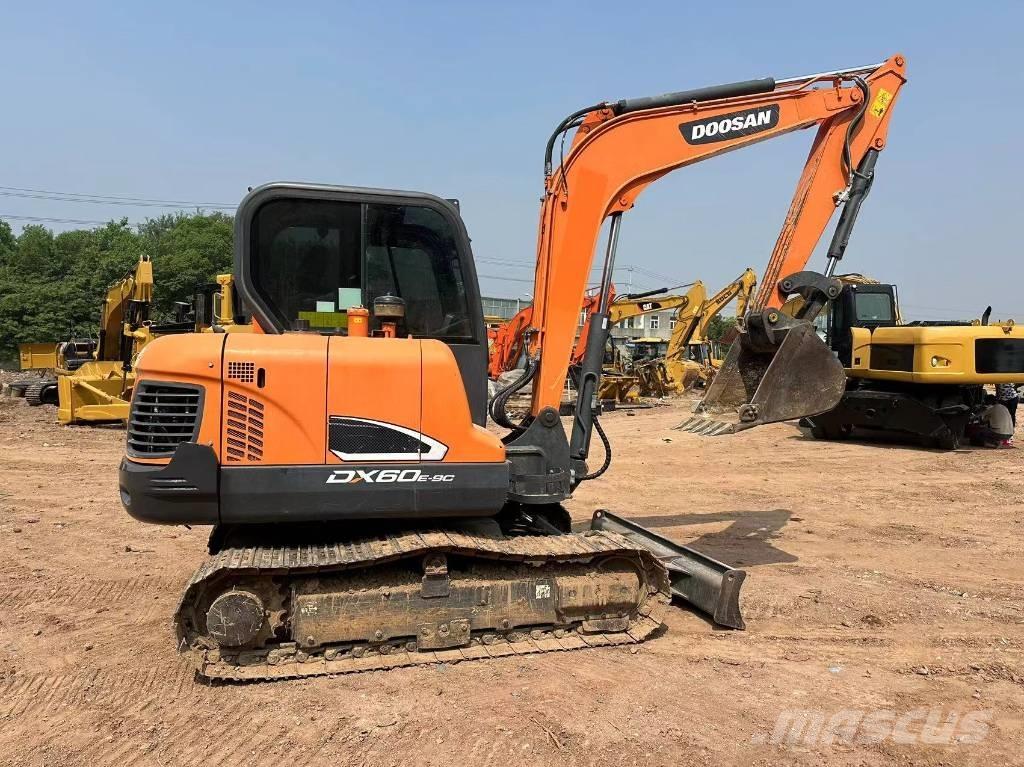 Doosan DX 60 Koparki gąsienicowe