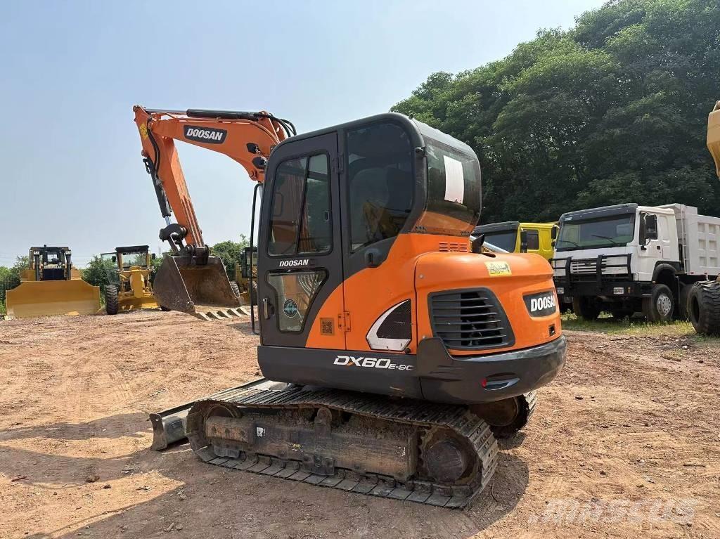 Doosan DX 60 Koparki gąsienicowe