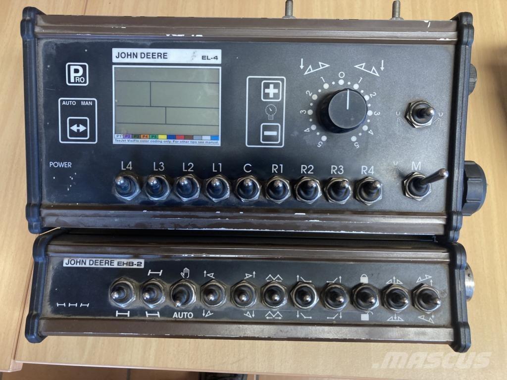 John Deere 732 Opryskiwacze zaczepiane