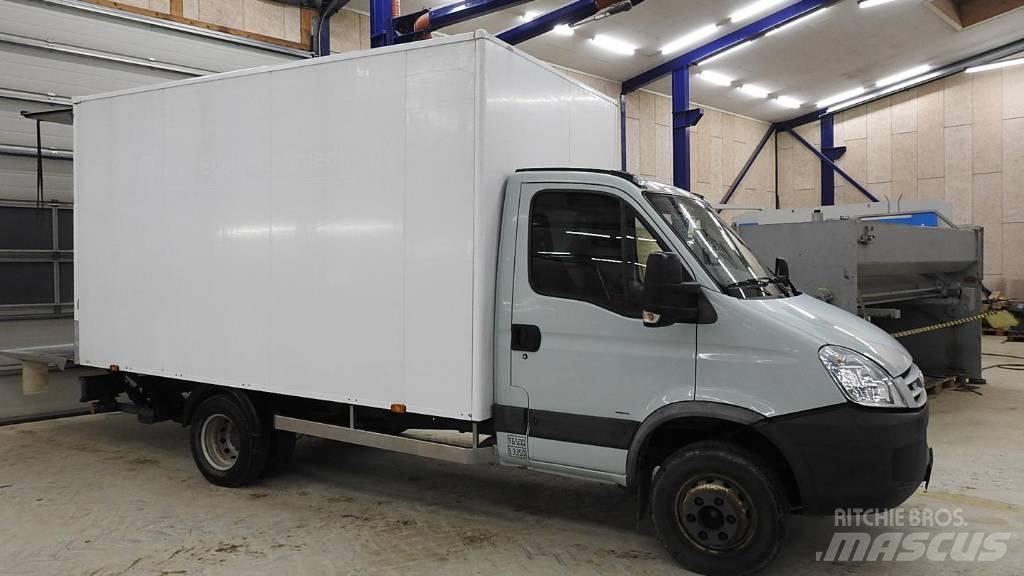 Iveco 65C 18 Samochody ciężarowe ze skrzynią zamkniętą